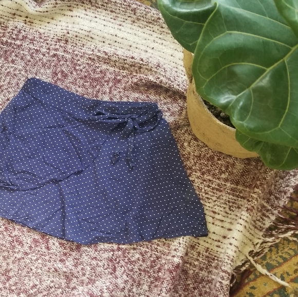 😎 2 for $17😎 Forever 21 polkadot wrap skirt navy blue - Picture 7 of 12